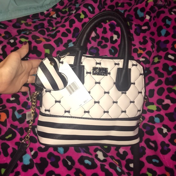 Luv Betsey by Betsey Johnson purse/ handbag. - Picture 1 of 3